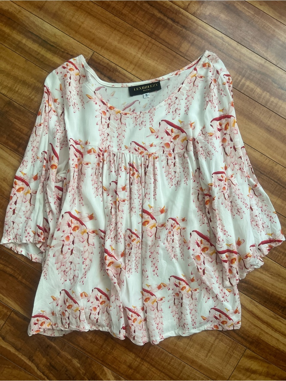 Lexbreezy Hawai’i White Floral Top